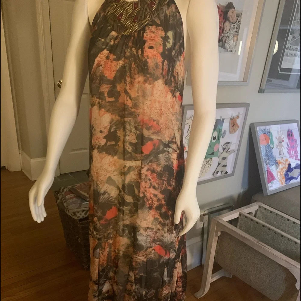 Alice + Olivia gorgeous gown. Unique beading at the top. The colors are fab! Am - Picture 2 of 15